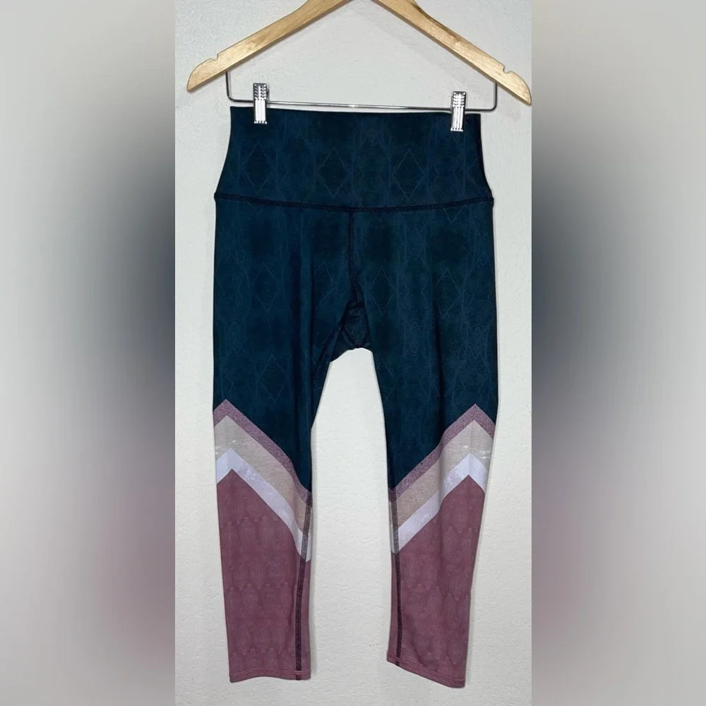 ALO Yoga Tree Lace Airbrush Cropped Legging Size Small